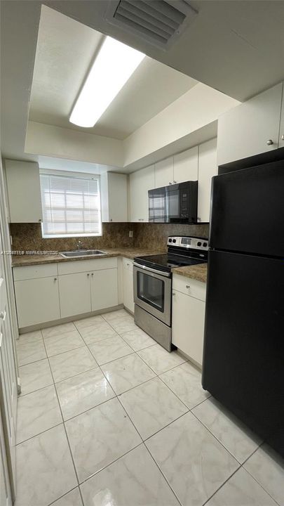For Sale: $799,999 (0 beds, 0 baths, 2525 Square Feet)