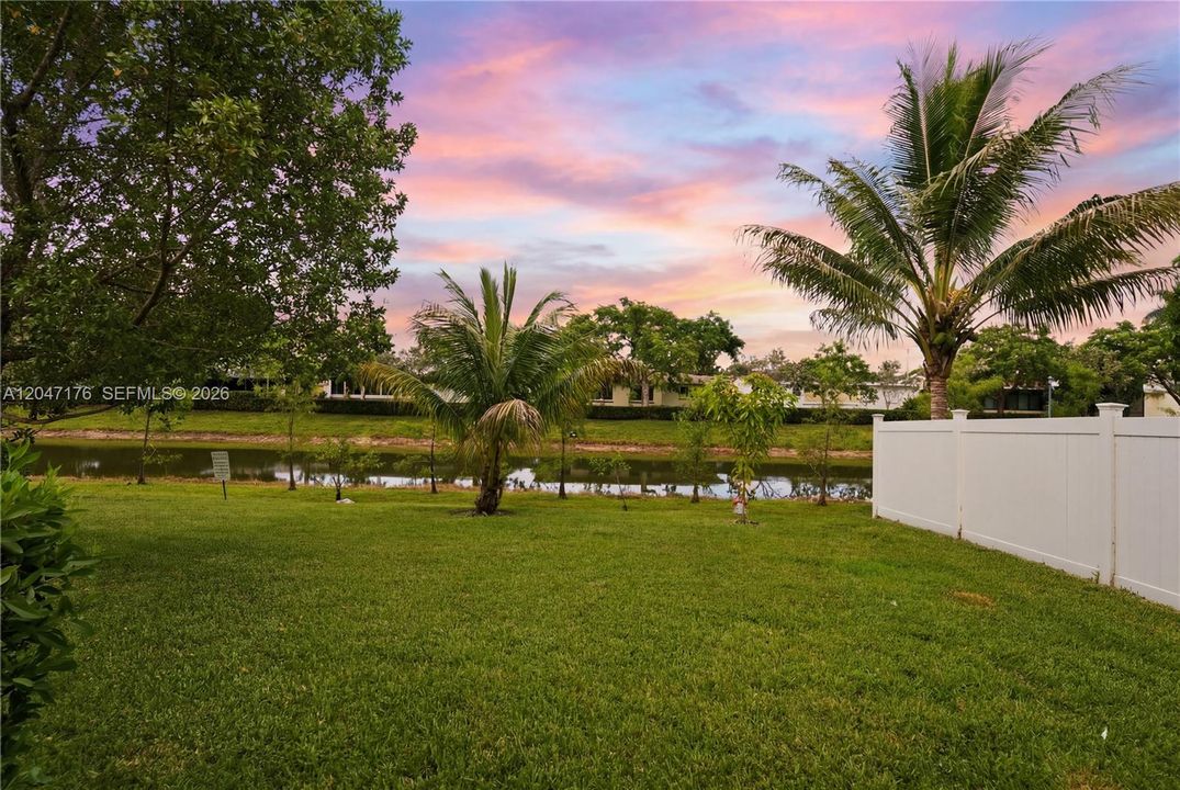 For Sale: $525,000 (4 beds, 2 baths, 1869 Square Feet)