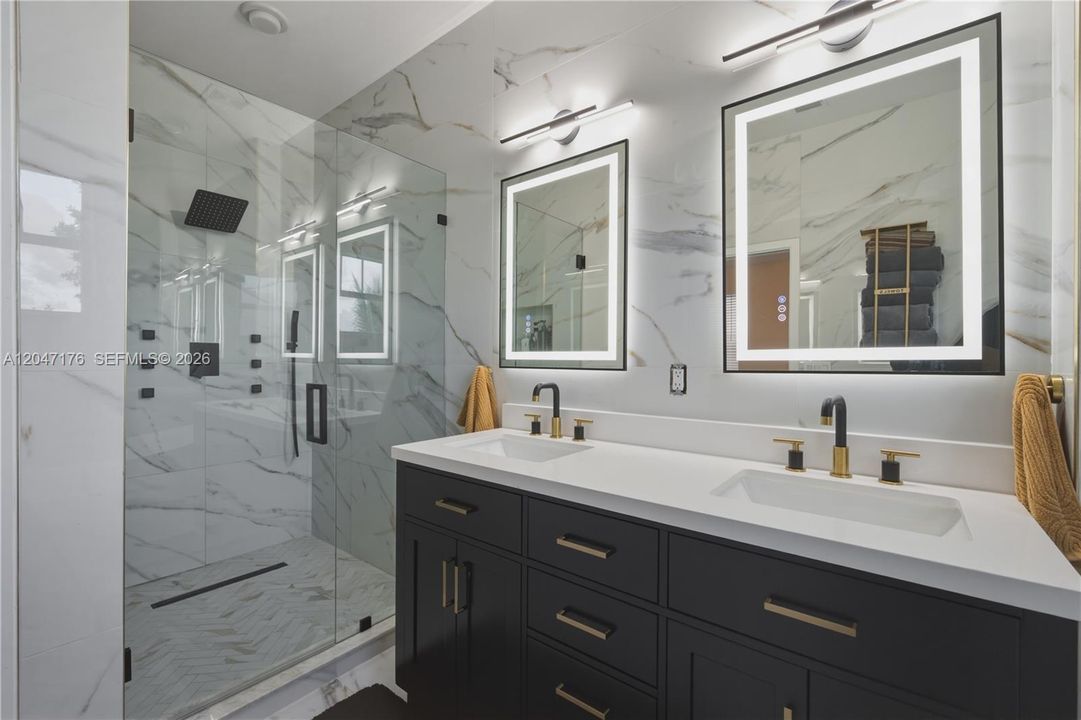 For Sale: $525,000 (4 beds, 2 baths, 1869 Square Feet)