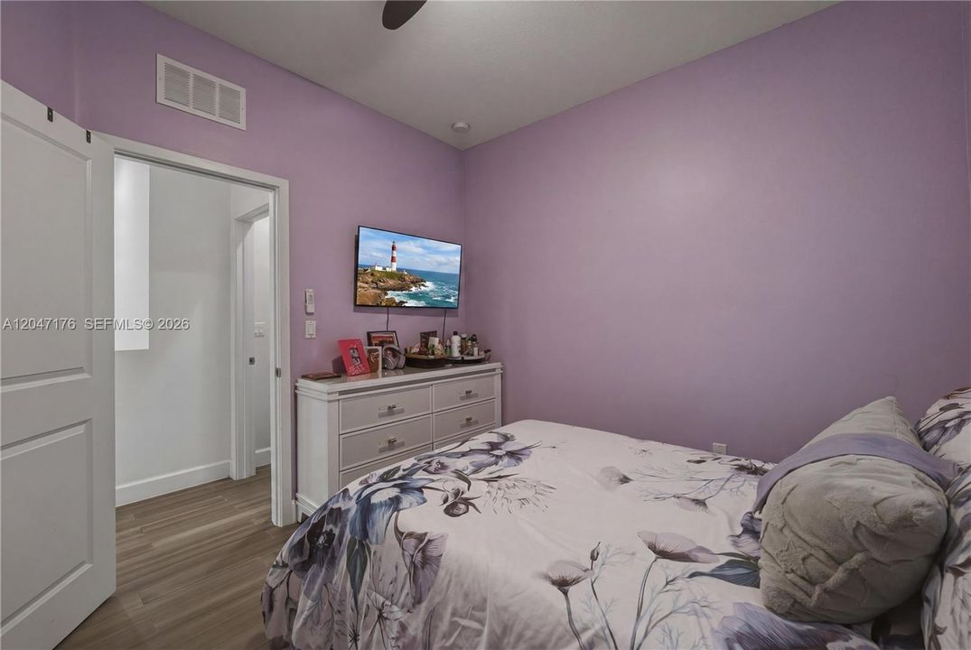 For Sale: $525,000 (4 beds, 2 baths, 1869 Square Feet)
