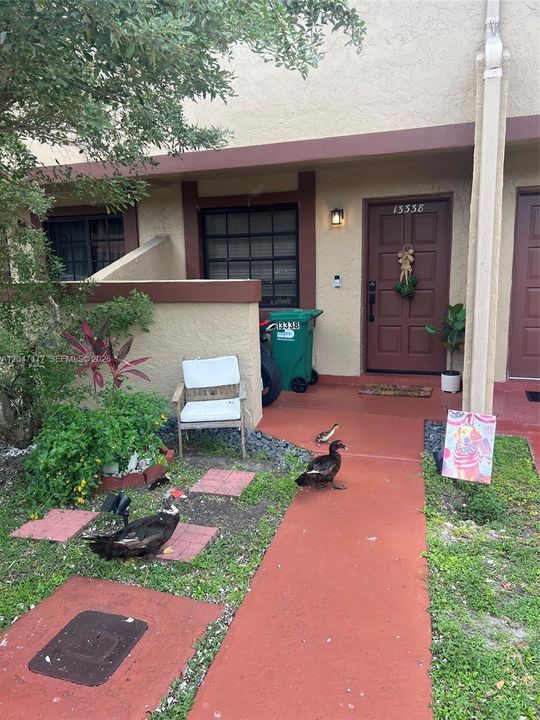 For Sale: $395,000 (2 beds, 1 baths, 962 Square Feet)