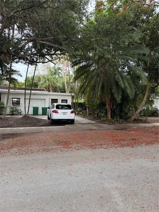 For Rent: $1,950 (2 beds, 1 baths, 1478 Square Feet)