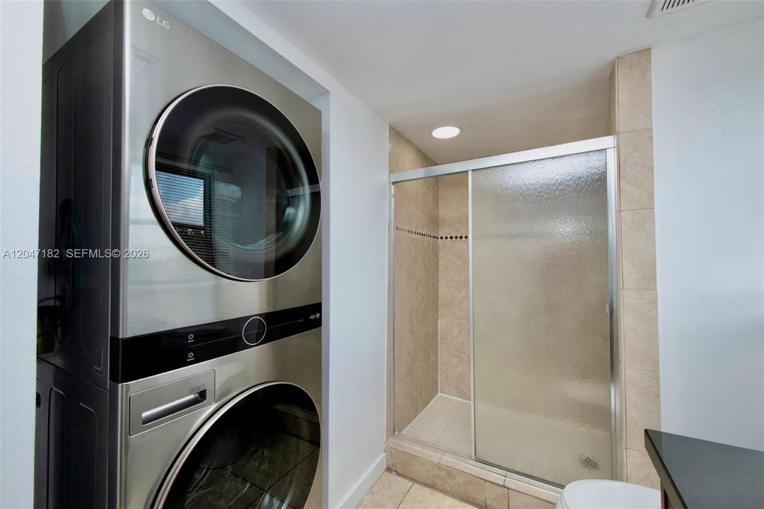 В аренду: $2,400 (2 спален, 2 ванн, 1586 Квадратных фут)