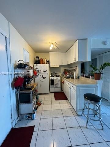 For Sale: $230,000 (1 beds, 1 baths, 648 Square Feet)