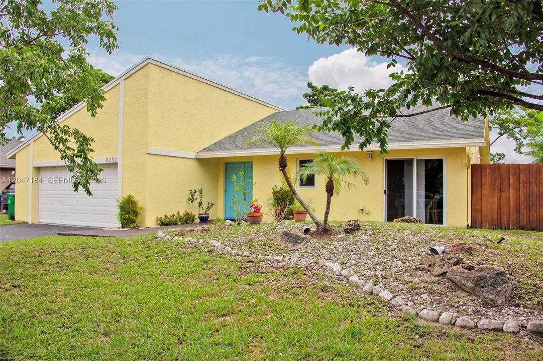 For Sale: $530,000 (3 beds, 2 baths, 1860 Square Feet)