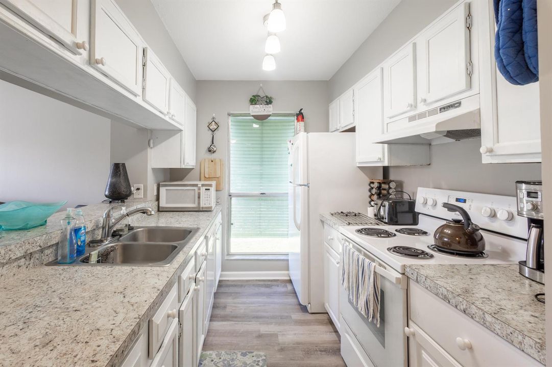 13-Kitchen