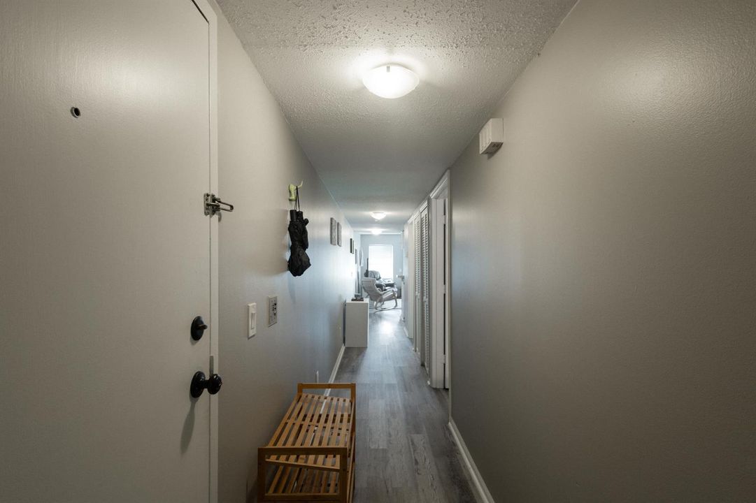 06-Hall