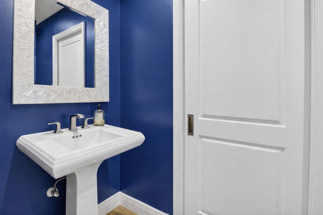 11_Powder Room