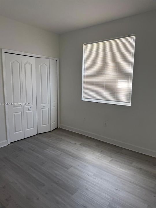 В аренду: $1,900 (3 спален, 2 ванн, 1060 Квадратных фут)