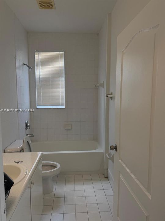 В аренду: $1,900 (3 спален, 2 ванн, 1060 Квадратных фут)