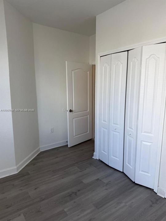 В аренду: $1,900 (3 спален, 2 ванн, 1060 Квадратных фут)