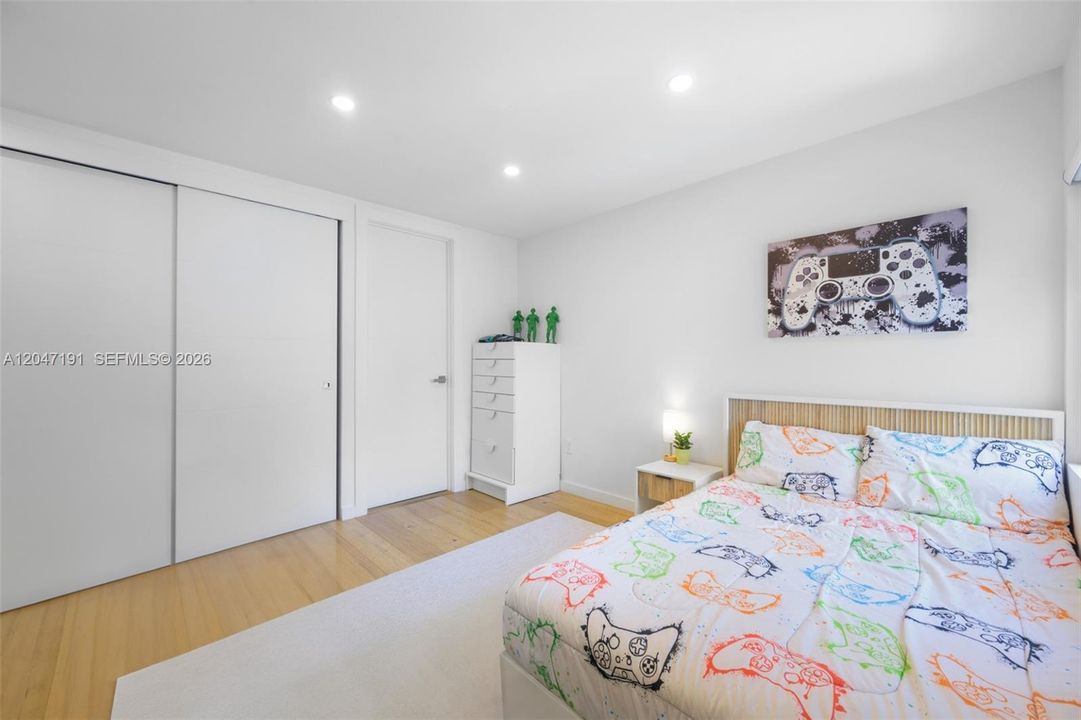 For Sale: $1,399,000 (3 beds, 2 baths, 2038 Square Feet)