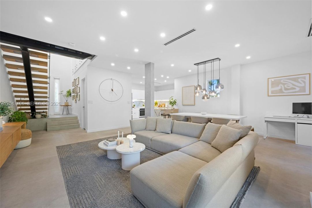 For Sale: $1,399,000 (3 beds, 2 baths, 2038 Square Feet)