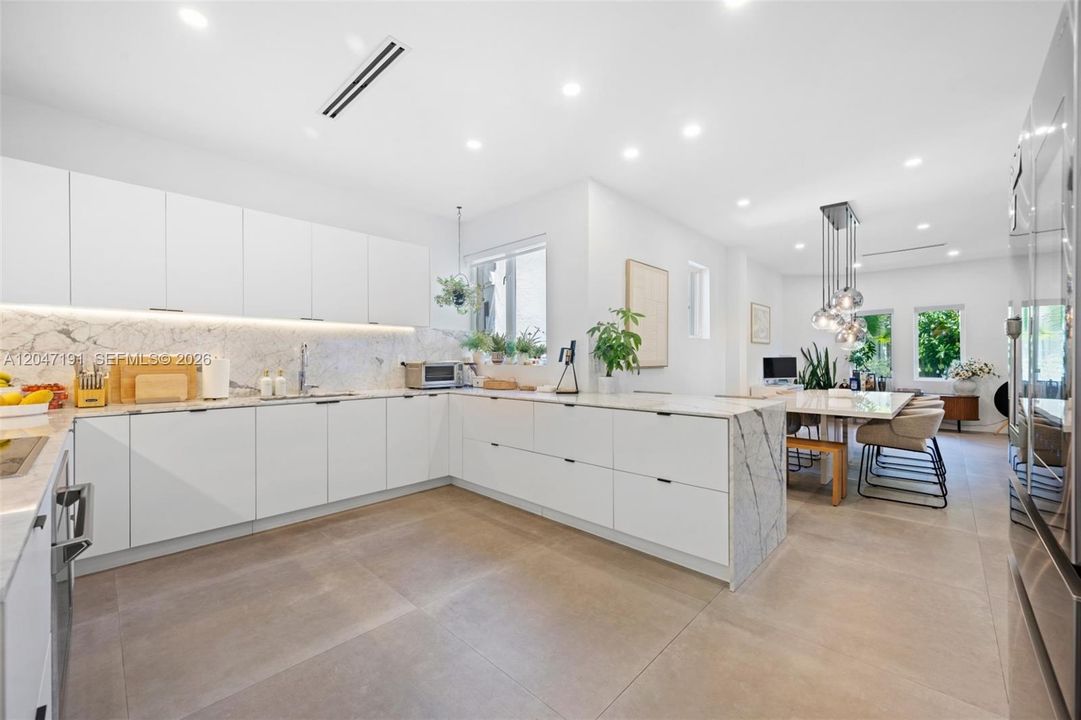 For Sale: $1,399,000 (3 beds, 2 baths, 2038 Square Feet)