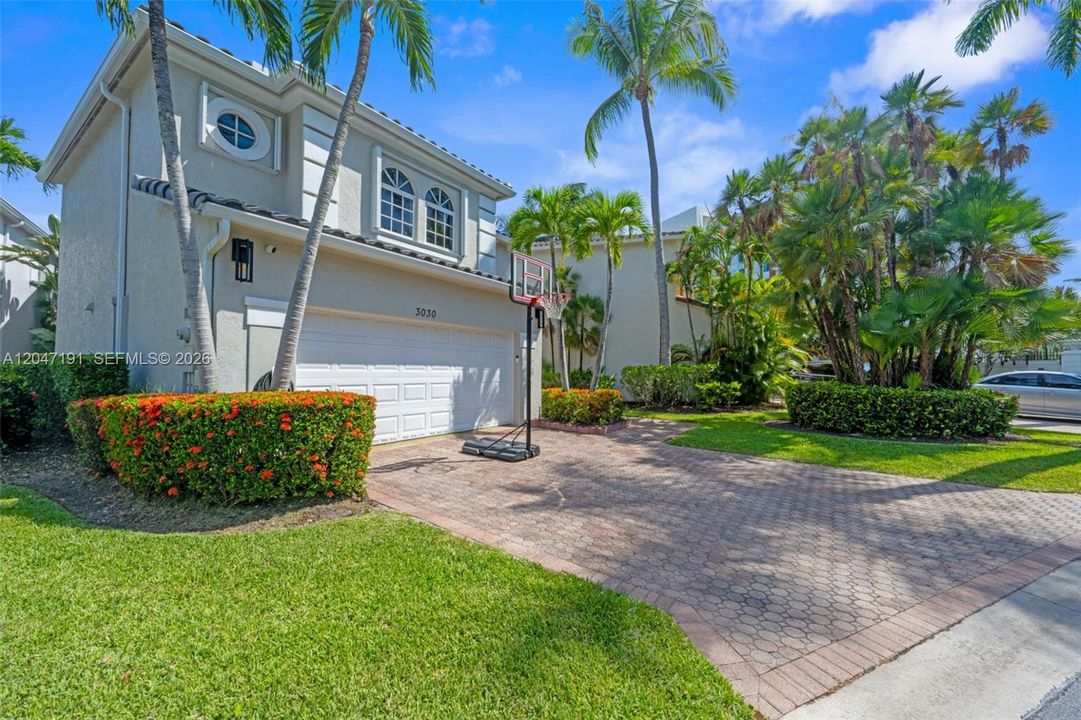 For Sale: $1,399,000 (3 beds, 2 baths, 2038 Square Feet)