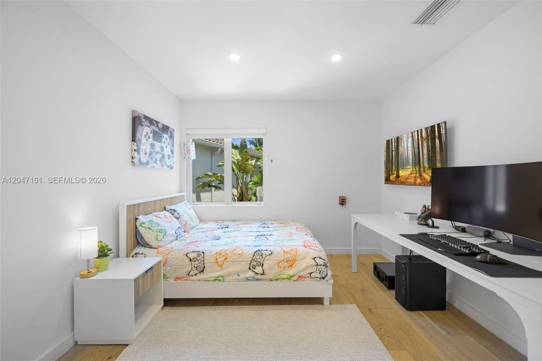For Sale: $1,399,000 (3 beds, 2 baths, 2038 Square Feet)