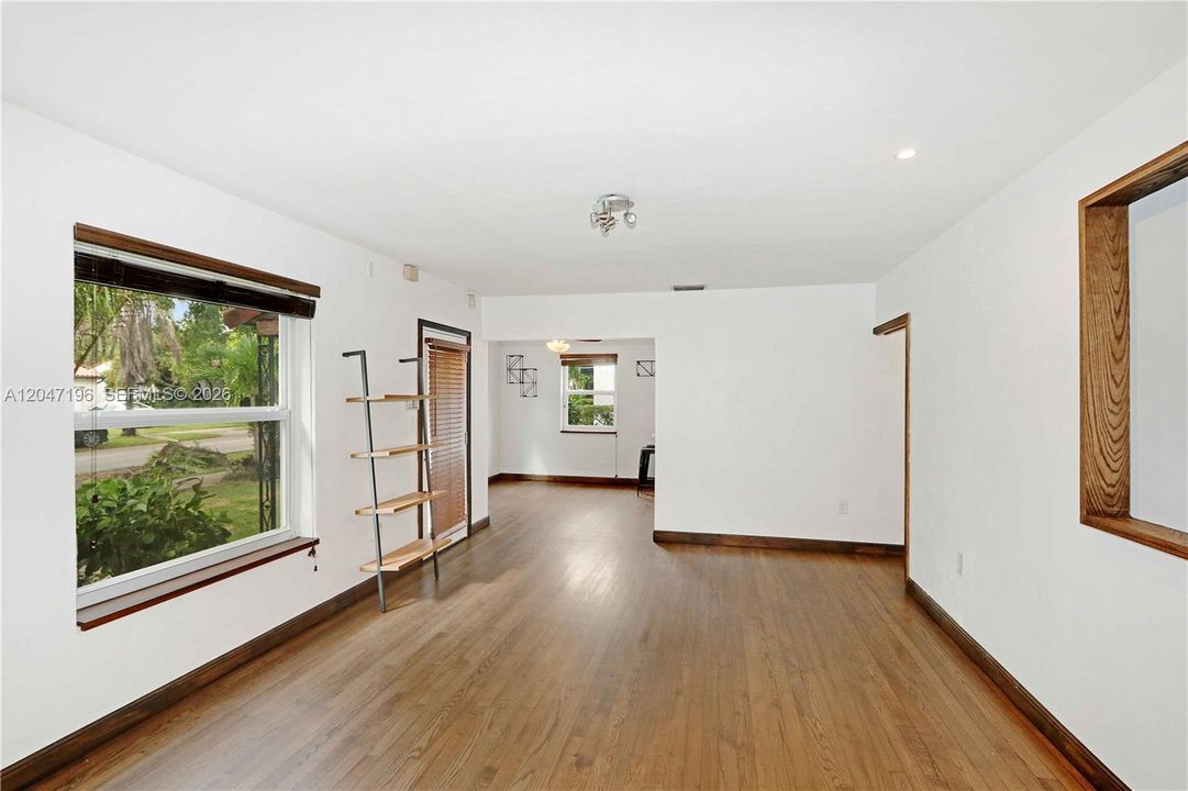 For Rent: $6,700 (3 beds, 2 baths, 1475 Square Feet)