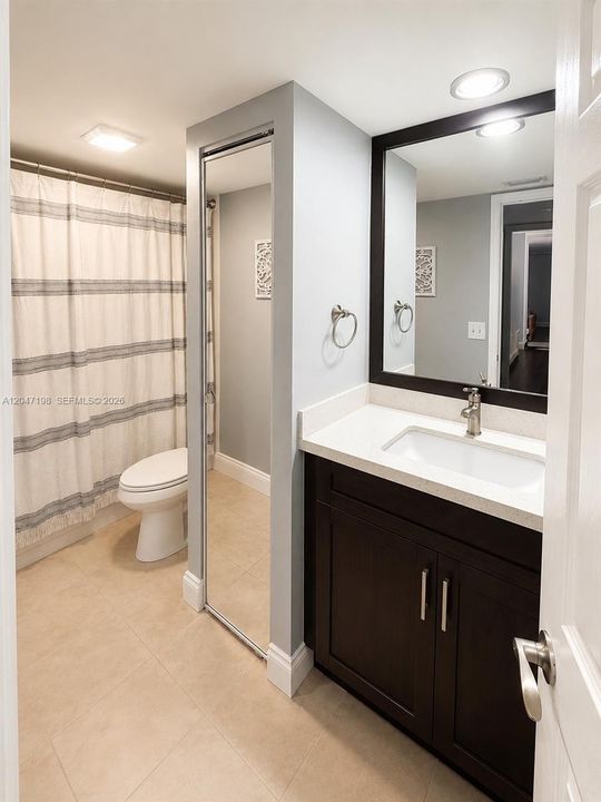 En Venta: $400,000 (2 camas, 2 baños, 1372 Pies cuadrados)