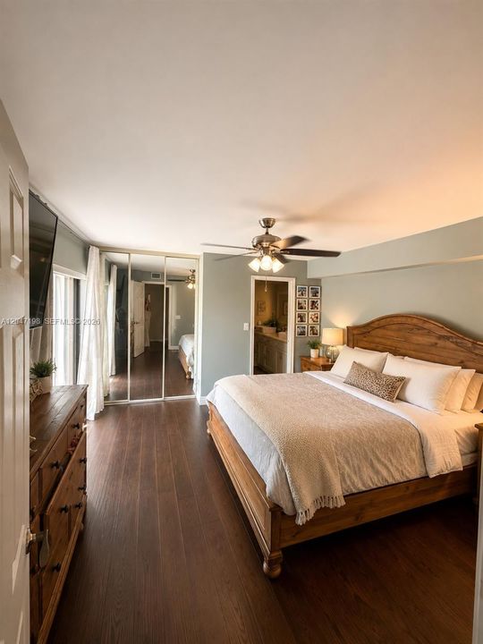 En Venta: $400,000 (2 camas, 2 baños, 1372 Pies cuadrados)