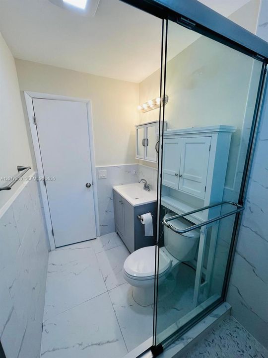 For Rent: $2,000 (2 beds, 1 baths, 1732 Square Feet)