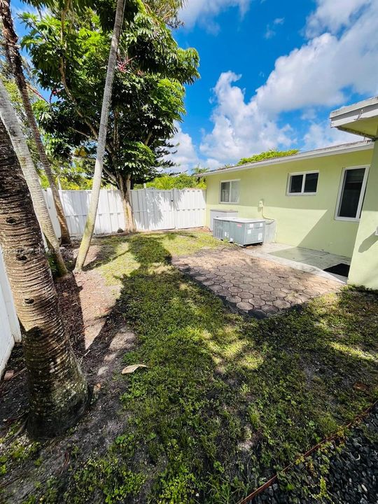 For Rent: $2,000 (2 beds, 1 baths, 1732 Square Feet)