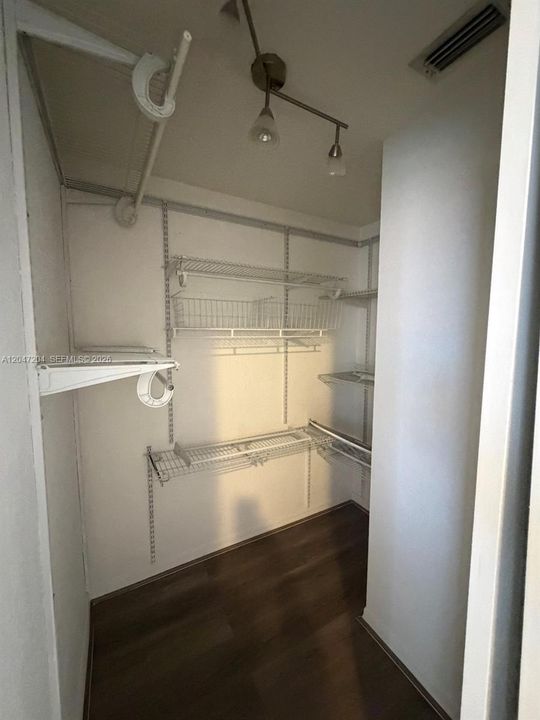 В аренду: $3,000 (2 спален, 2 ванн, 1050 Квадратных фут)