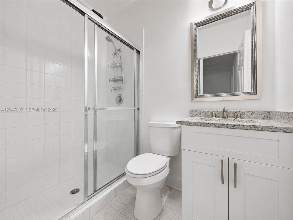 For Sale: $247,000 (2 beds, 2 baths, 1069 Square Feet)