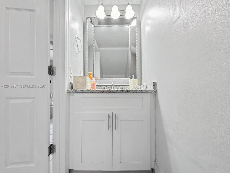 For Sale: $247,000 (2 beds, 2 baths, 1069 Square Feet)