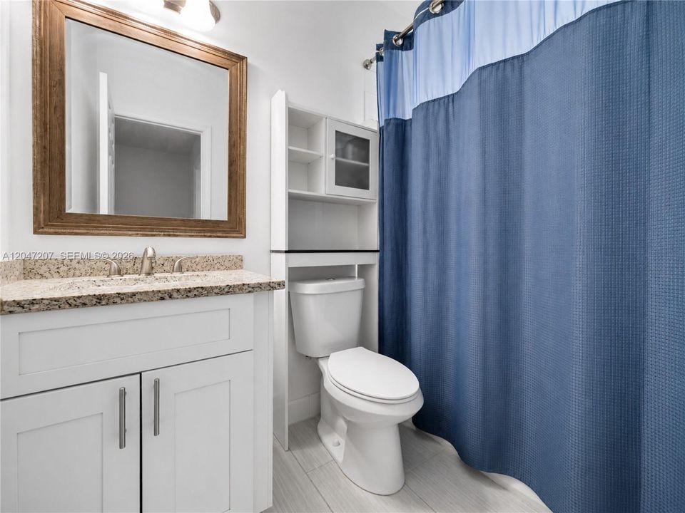 For Sale: $247,000 (2 beds, 2 baths, 1069 Square Feet)