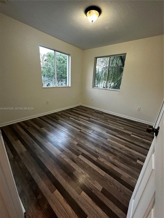 В аренду: $2,300 (4 спален, 3 ванн, 1423 Квадратных фут)