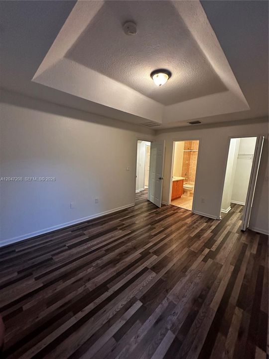В аренду: $2,300 (4 спален, 3 ванн, 1423 Квадратных фут)