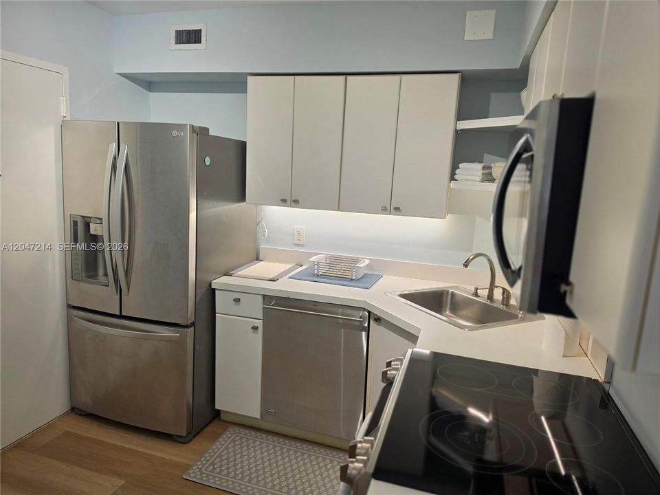 В аренду: $3,900 (2 спален, 2 ванн, 1000 Квадратных фут)