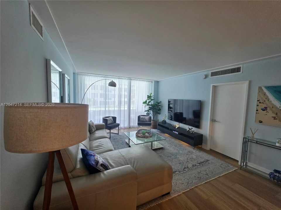 В аренду: $3,900 (2 спален, 2 ванн, 1000 Квадратных фут)