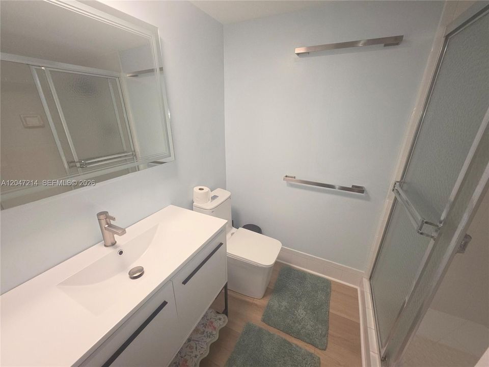 В аренду: $3,900 (2 спален, 2 ванн, 1000 Квадратных фут)