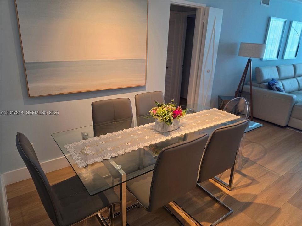 В аренду: $3,900 (2 спален, 2 ванн, 1000 Квадратных фут)