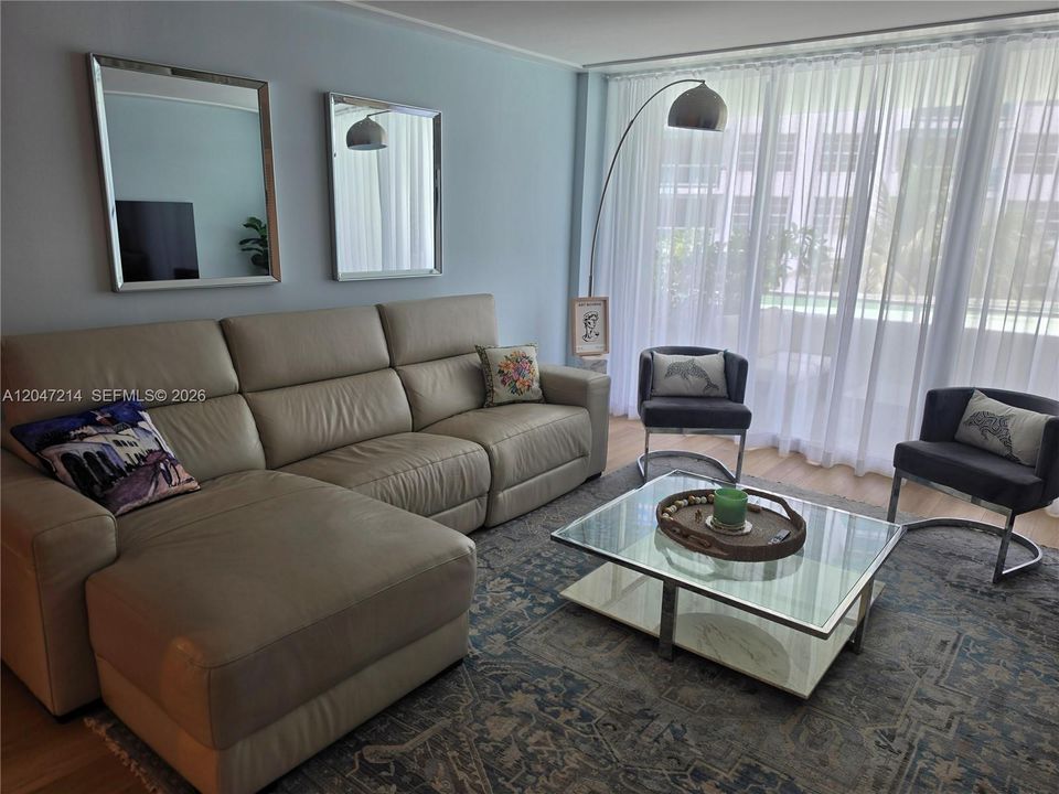 В аренду: $3,900 (2 спален, 2 ванн, 1000 Квадратных фут)