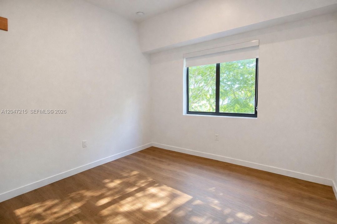 For Rent: $2,450 (2 beds, 2 baths, 865 Square Feet)