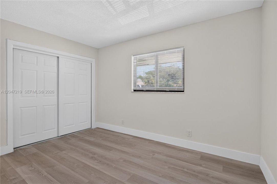For Rent: $2,200 (2 beds, 1 baths, 900 Square Feet)