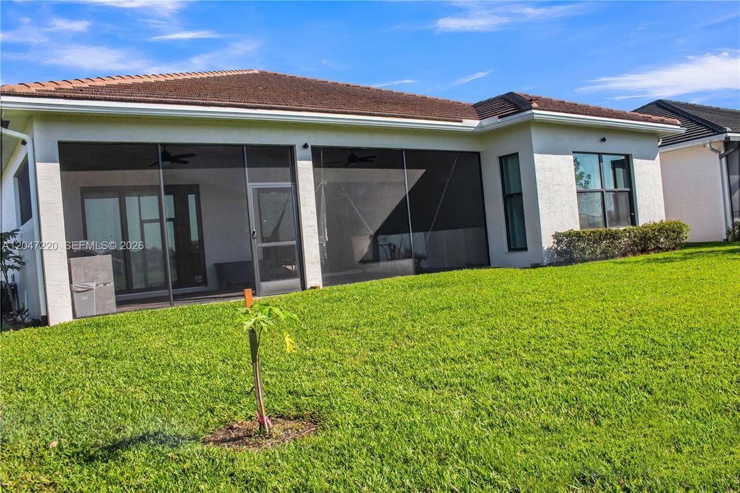 En Venta: $975,000 (3 camas, 3 baños, 2975 Pies cuadrados)