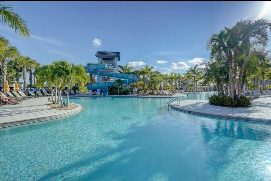 En Venta: $975,000 (3 camas, 3 baños, 2975 Pies cuadrados)