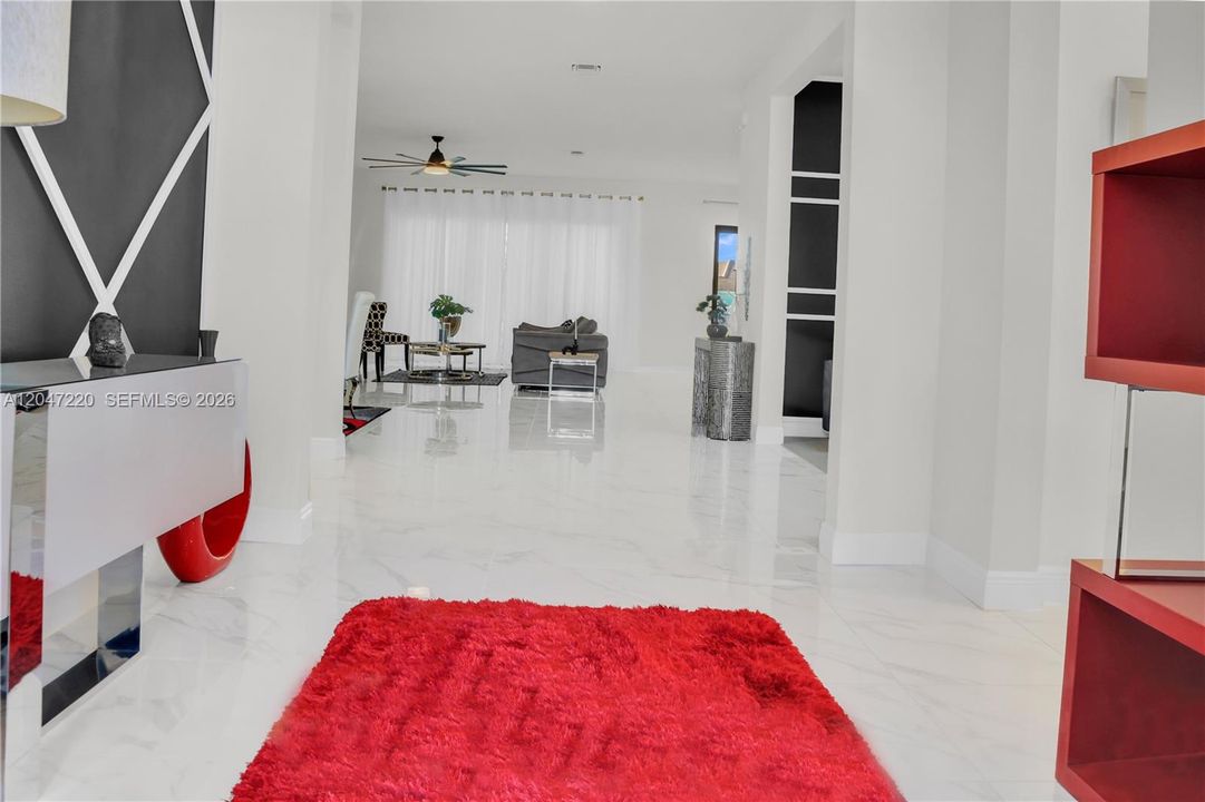En Venta: $975,000 (3 camas, 3 baños, 2975 Pies cuadrados)