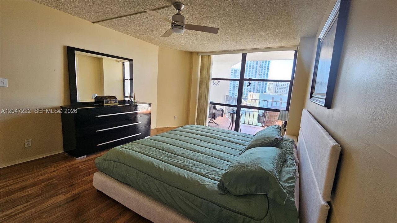 В аренду: $2,000 (1 спален, 1 ванн, 875 Квадратных фут)