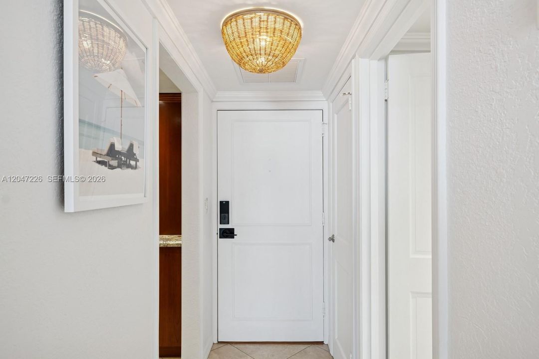 В аренду: $5,000 (0 спален, 1 ванн, 600 Квадратных фут)