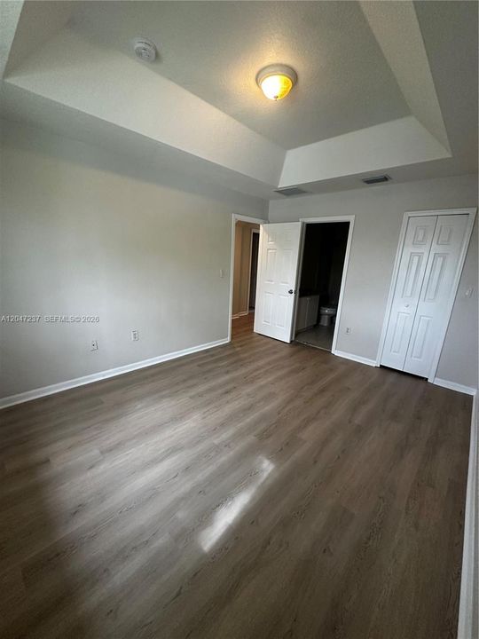 В аренду: $2,300 (4 спален, 3 ванн, 1423 Квадратных фут)
