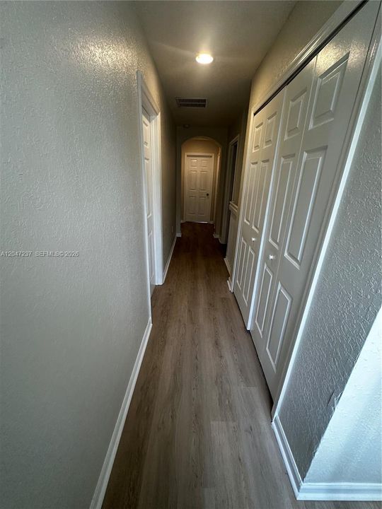 В аренду: $2,300 (4 спален, 3 ванн, 1423 Квадратных фут)
