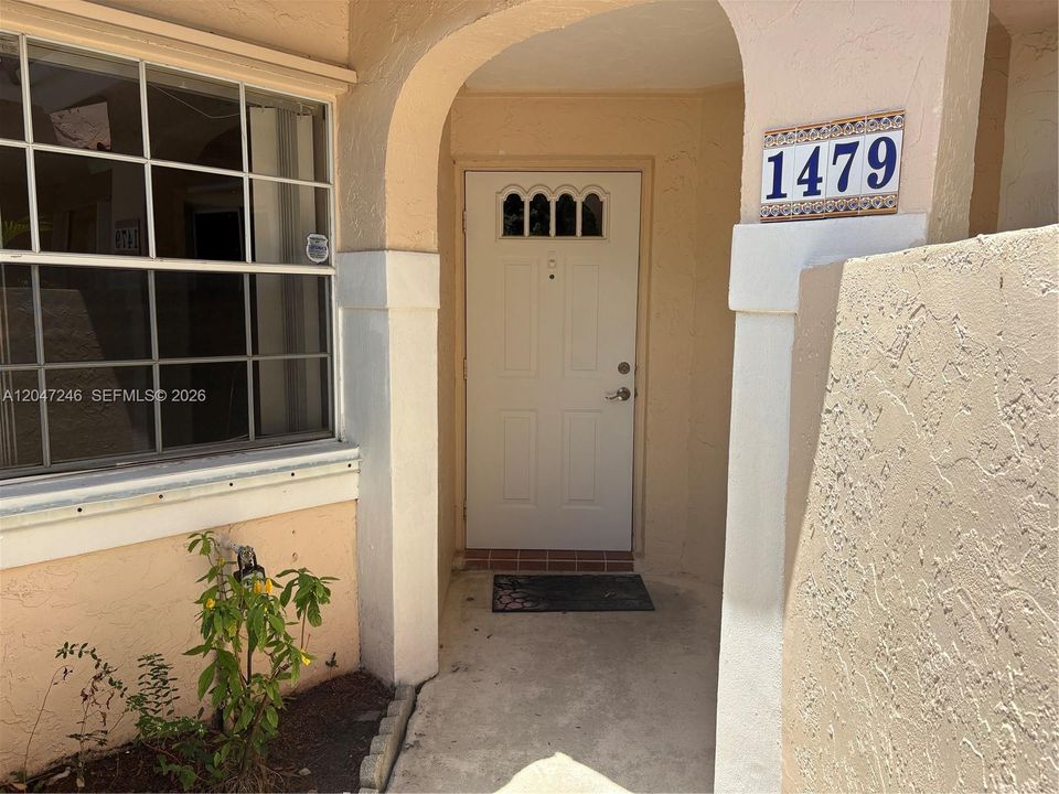 For Sale: $465,000 (3 beds, 2 baths, 1151 Square Feet)