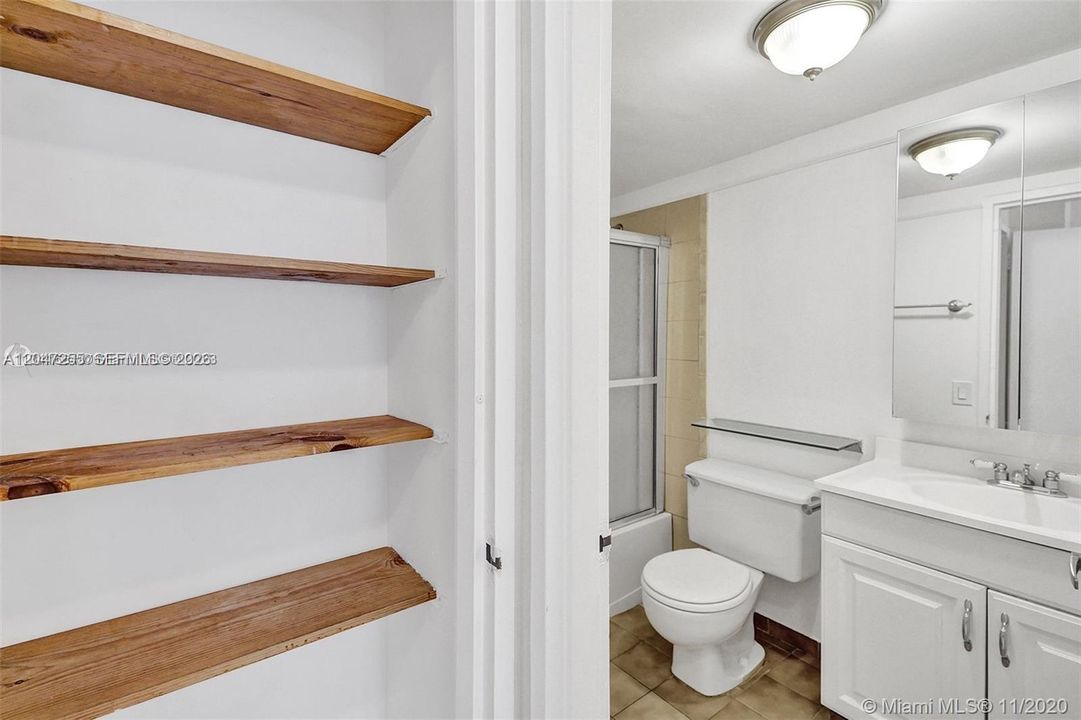 En Venta: $329,000 (1 camas, 1 baños, 750 Pies cuadrados)
