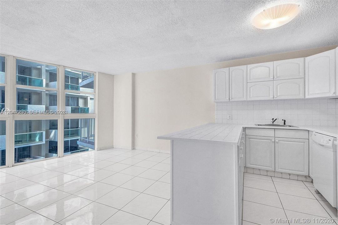 En Venta: $329,000 (1 camas, 1 baños, 750 Pies cuadrados)