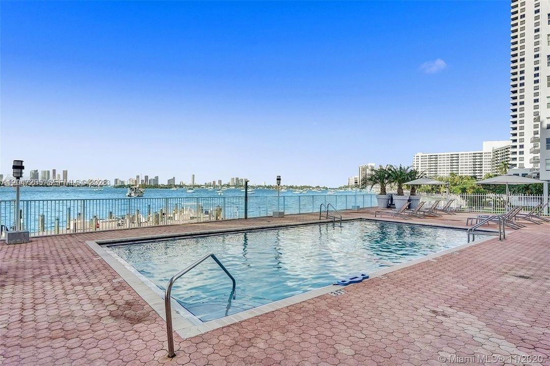 En Venta: $329,000 (1 camas, 1 baños, 750 Pies cuadrados)