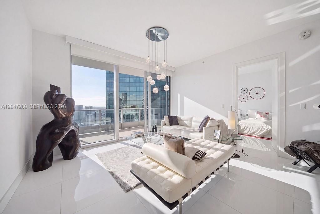 For Sale: $1,200,000 (2 beds, 2 baths, 1237 Square Feet)